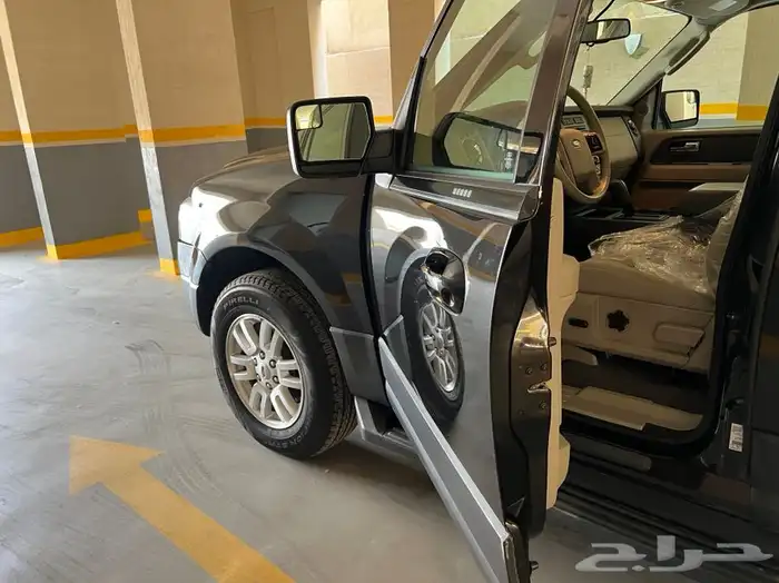 اكسبيديشن 2013 عداد 29 الف كم فقط التوكيلات مالك واحد 11