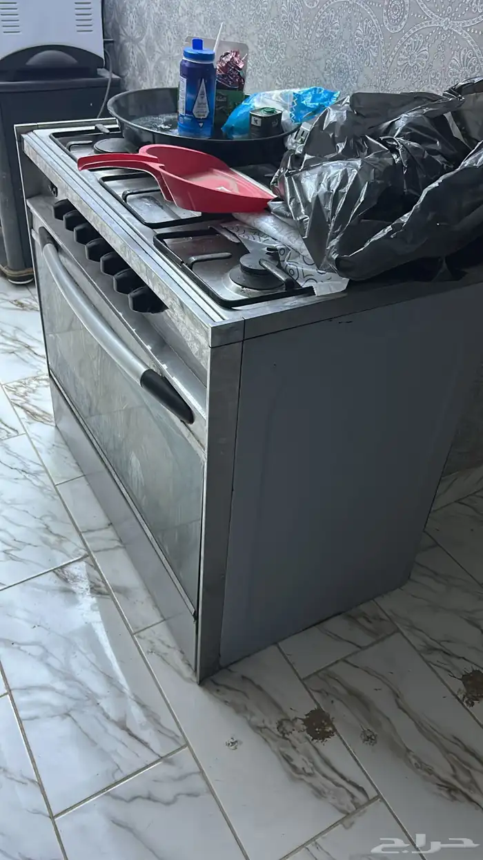 غساله وثلاجة وطاولات 4