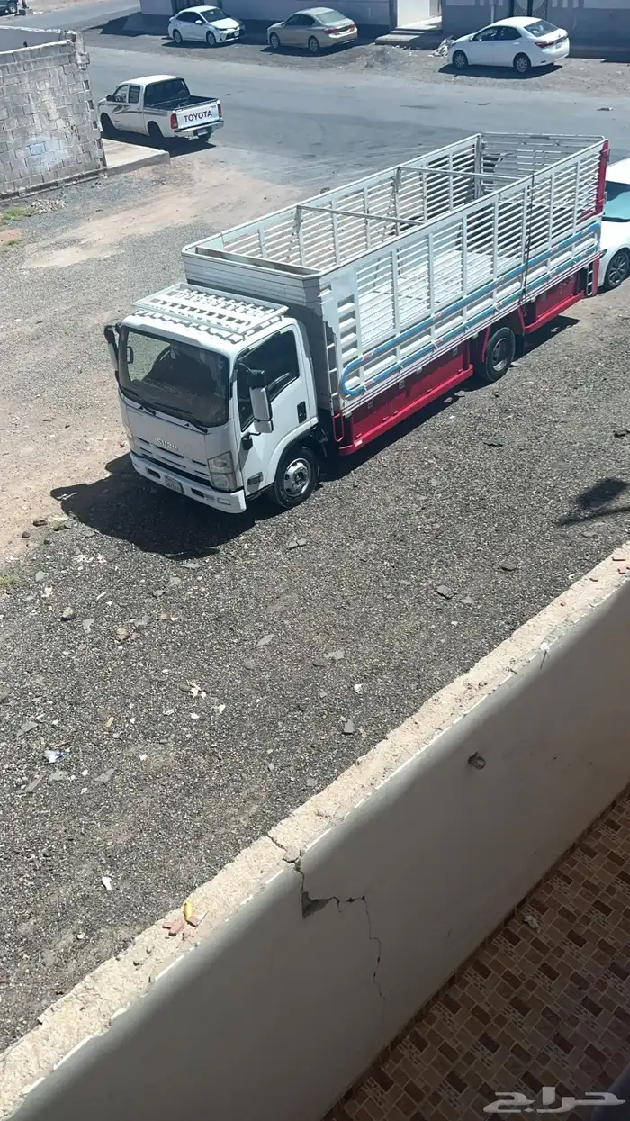 دينه 6 متر   ه متر   4 30 متر لنقل العفش وأي اغراض اخراء 0