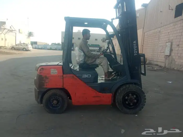 للأيجار رافعات شوكيه وكرينات 9