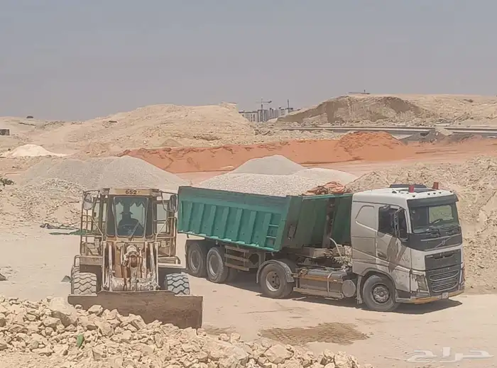 رمل احمر تربه زراعية صبيز ازفلت مقشور او مقشوط 2