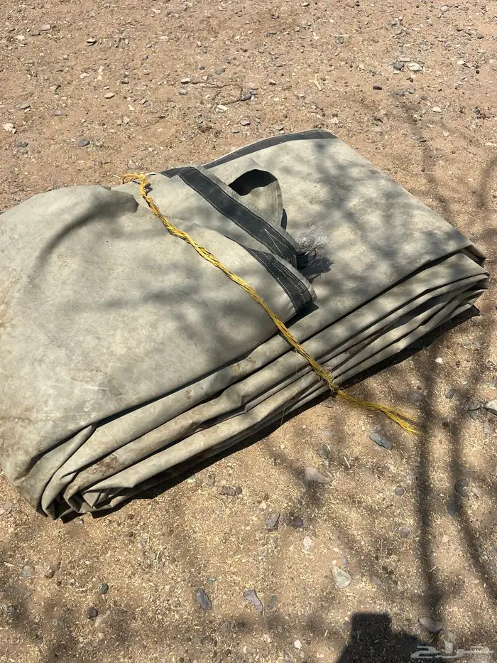 للبيع شراع تريله 14متر الطول والعرض 6 متر نضيف وعلى الشرط 3