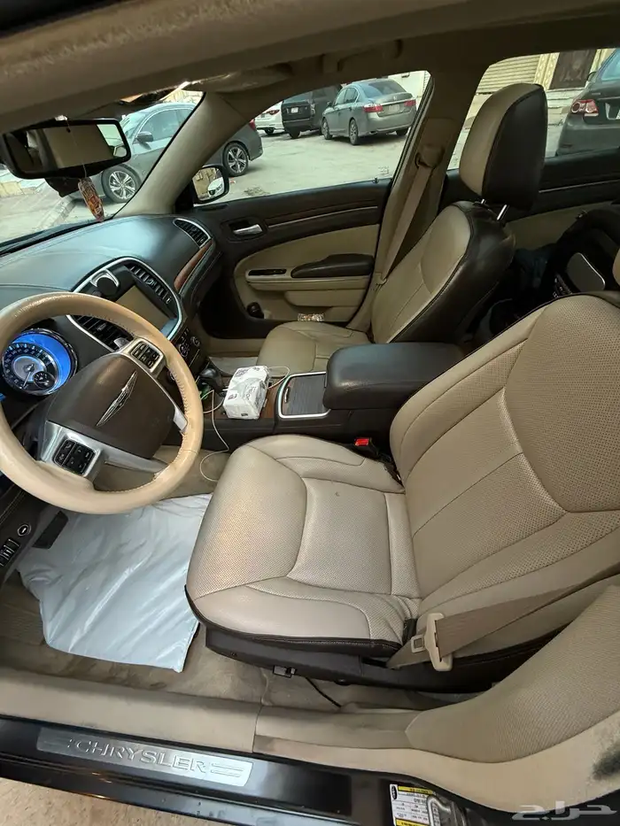 كرايزلر اكزكتيف 2014 8 سلندر هيمي 7