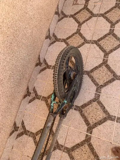سيكل طويل عليه جنزير دباب السعر 550 1