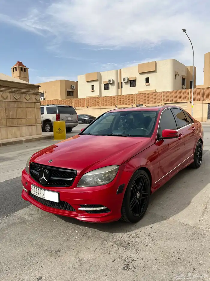 مرسيدس C300 ولوحة شبه مميزة 3