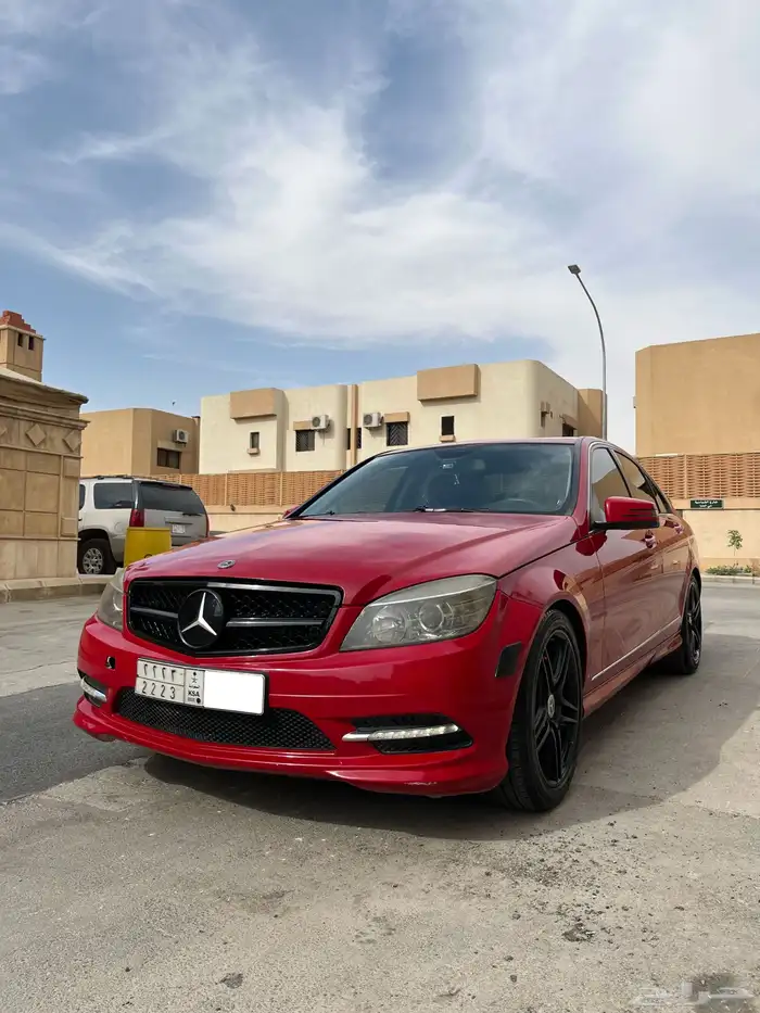 مرسيدس C300 ولوحة شبه مميزة 0