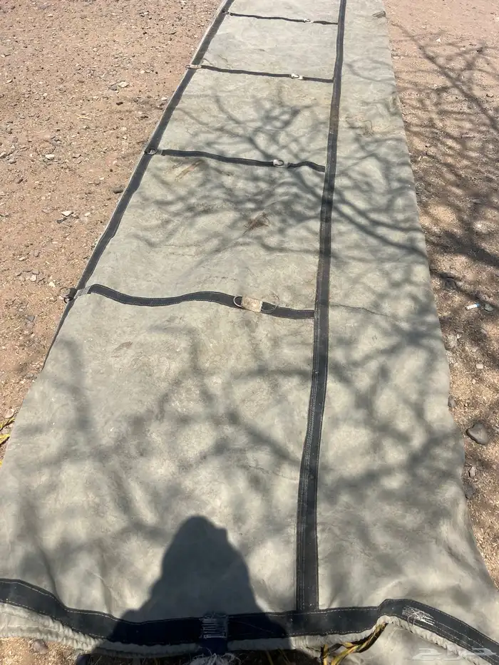 للبيع شراع تريله 14متر الطول والعرض 6 متر نضيف وعلى الشرط 4