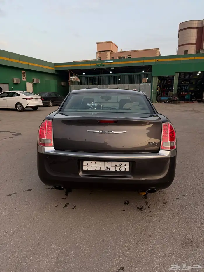 كرايزلر اكزكتيف 2014 8 سلندر هيمي 5