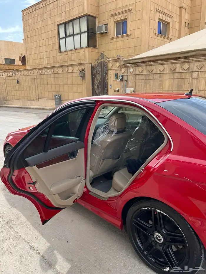 مرسيدس C300 ولوحة شبه مميزة 8