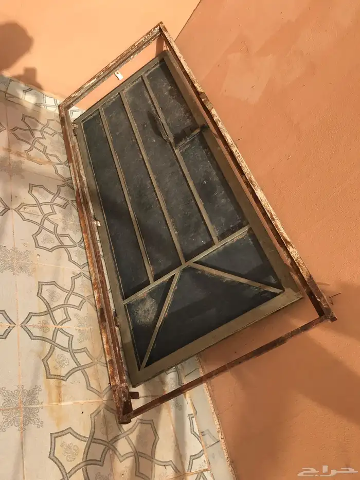 باب حديد 0
