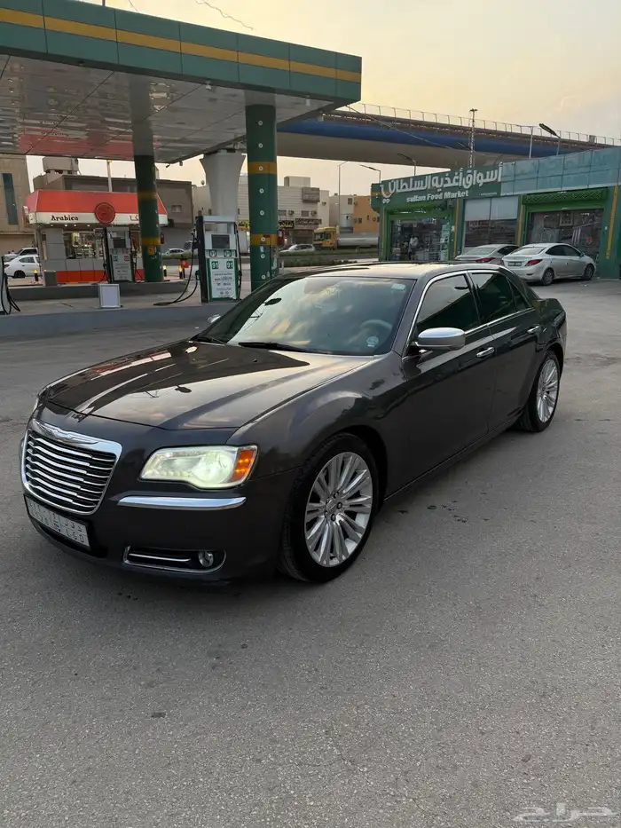 كرايزلر اكزكتيف 2014 8 سلندر هيمي 1