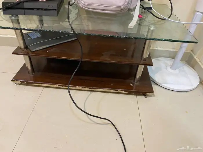 طاوله كبيره للبيع 50 ريال 0