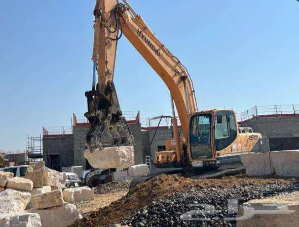 حفارات   بلدوزرات   ترنشرات   كماشات للايجار 4
