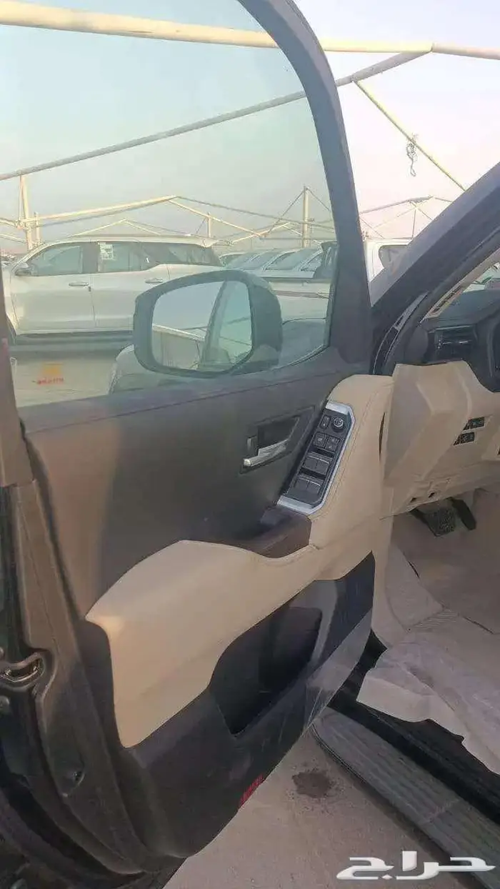 تويوتا- لاندكروزر- GXR4 -بنزين -سعودي -2025 -اسود-بطاقه 3