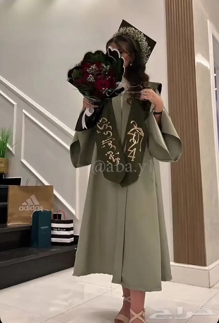 180 عبايه جديده سبب البيع اختلاف اللون عن الطالبات 1