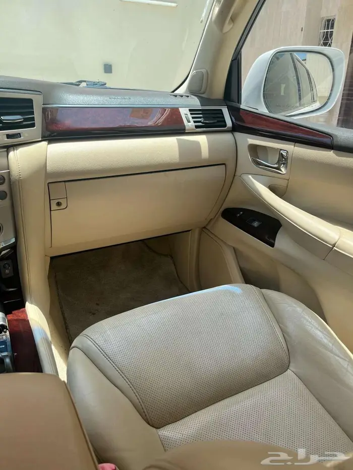 لكزس LX 570 2013 ممشى 84 الف كيلو 0