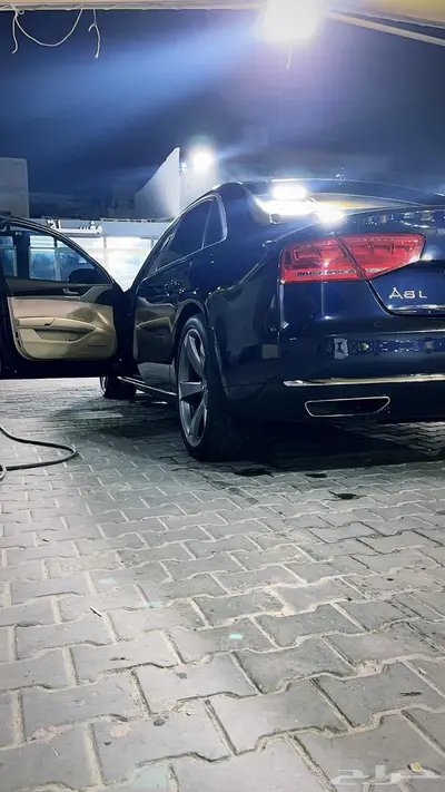 للبيع اودي A8 موديل 2011 0