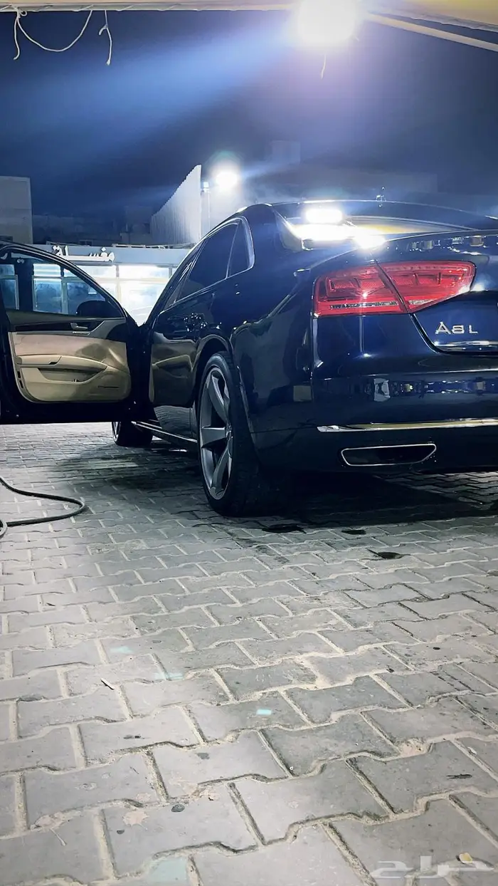 للبيع اودي A8 موديل 2011 0