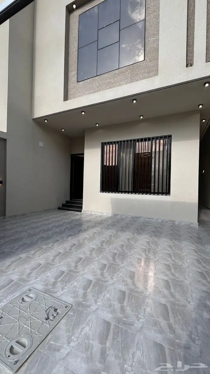 للبيع ارواف ارضيه وعلويه بمدخل سياره طريق المدينه العسكريه 0