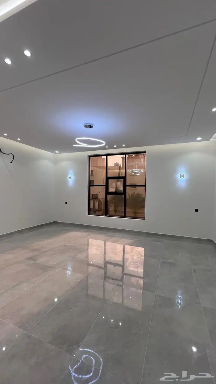 للبيع ارواف ارضيه وعلويه بمدخل سياره طريق المدينه العسكريه 6