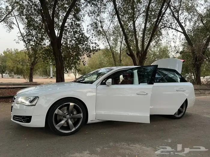 اودي A8 سماكو عداد 42 الف كم فقط لا غير 8 سلندر 17