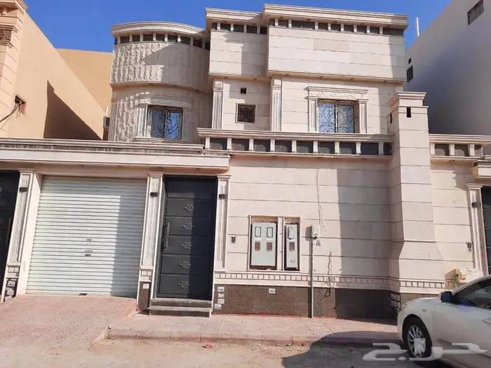 للبيع فيلا دور وثلاث شقق 0