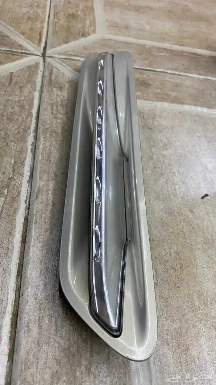 اشارة رفرف كابرس 2010 اصلية وكالة مستخدمة يمين 3