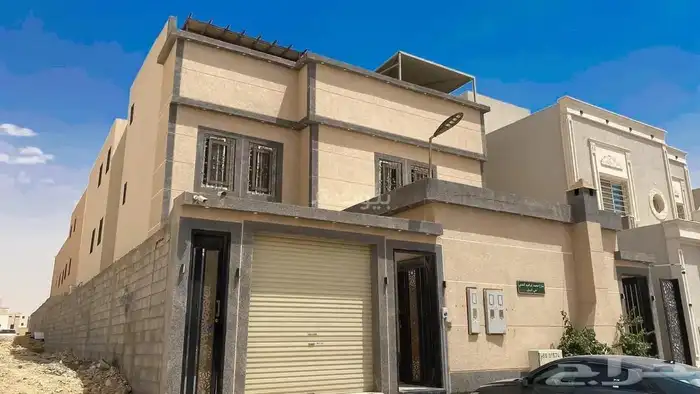 للبيع فيلا بشقتين في حي البيان 0