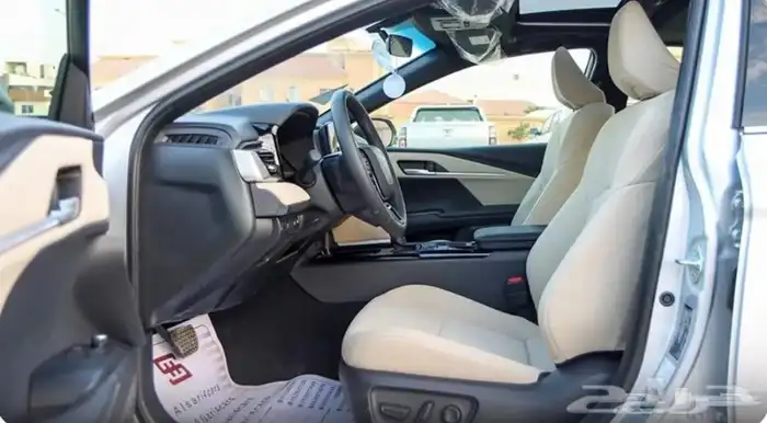 تيوتا كامري LE بنزين2025 5