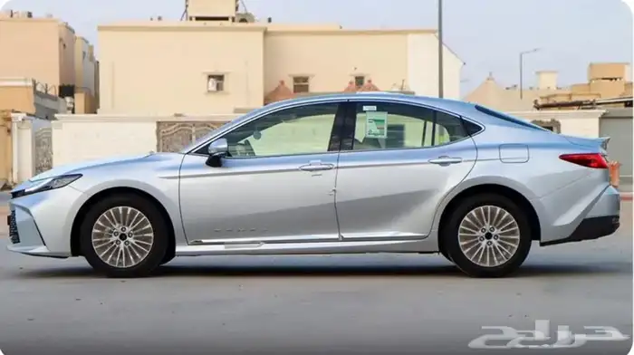 تيوتا كامري LE بنزين2025 3