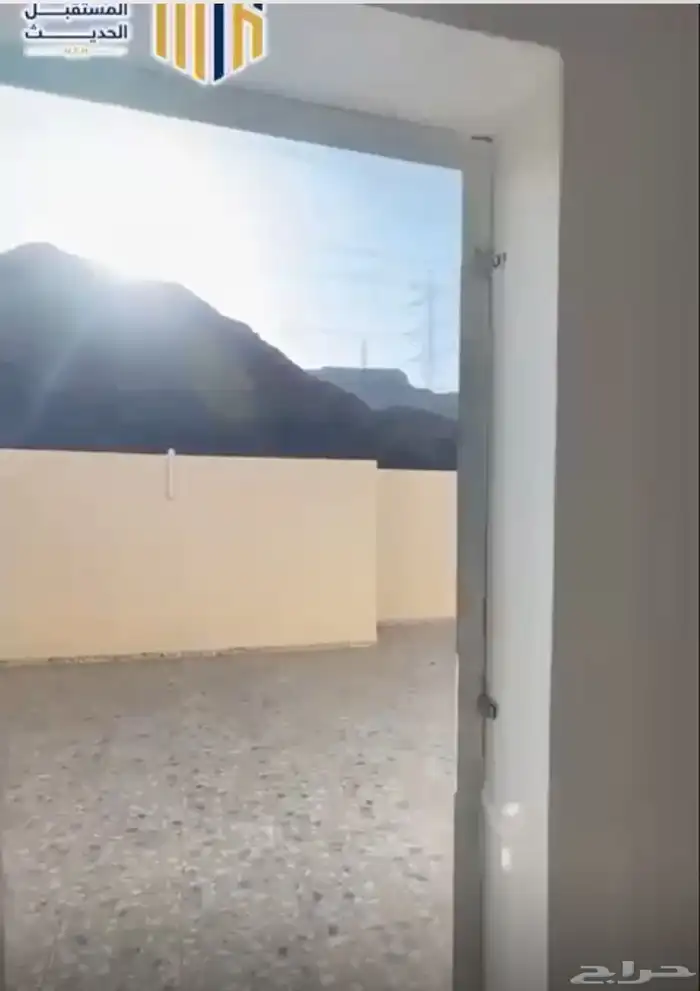 ملحق جديد للبيع 4 غرف وصالة ومطبخ و3 حمامات وسطح خاص 0