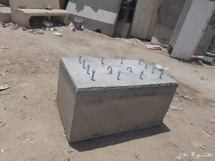قواعد انارة   حواجز خرسانية 5