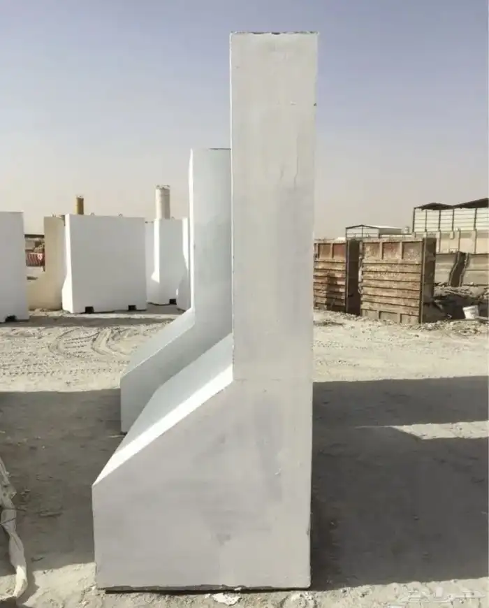 قواعد انارة   حواجز خرسانية 17