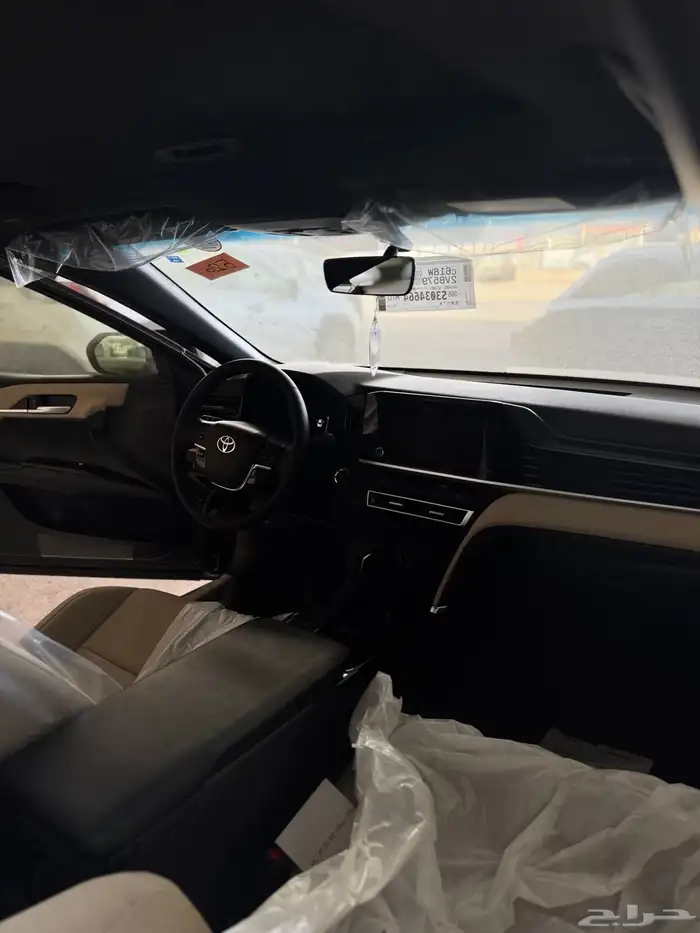 كامري LE اللون اسود ملكي موديل 2025 8