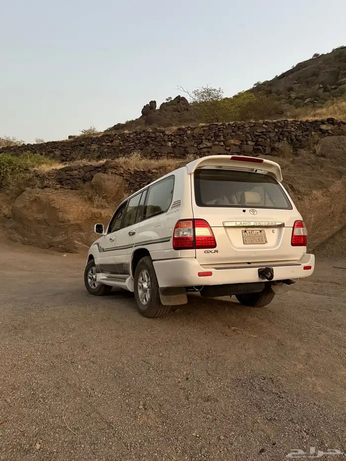 للبيع لاندكروزر GXR موديل 2006 1