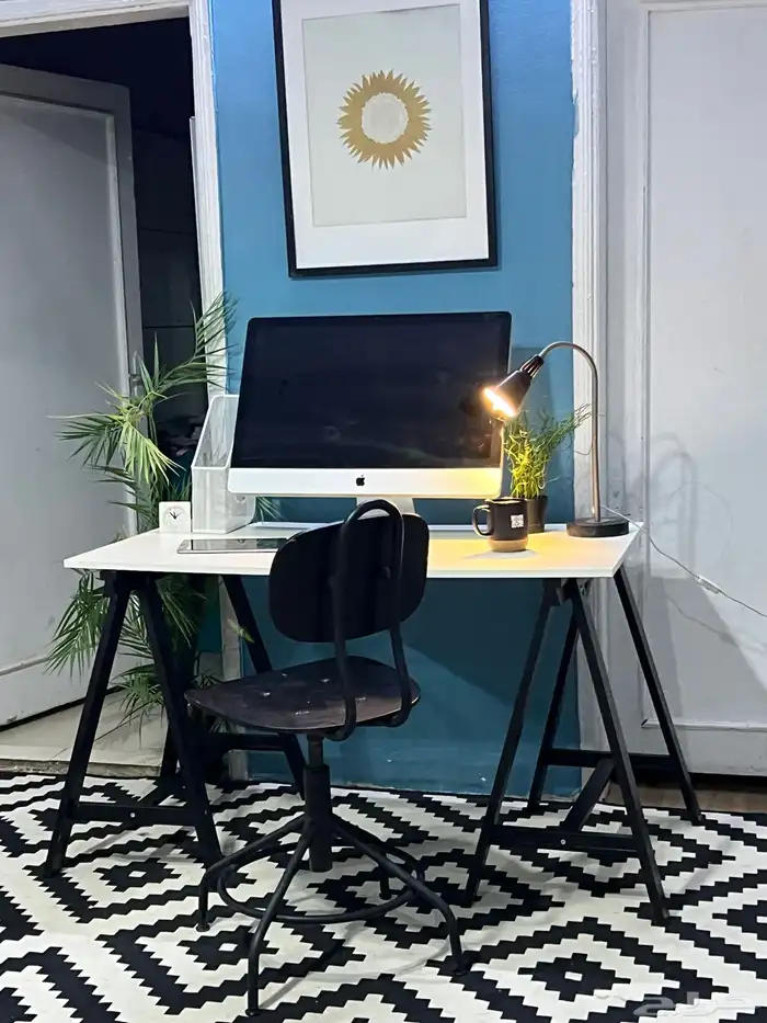 مكتب وكرسي مع اضاءة من ايكيا 5