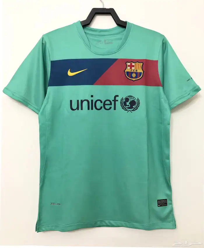 اطقم تيشرتات برشلونة كلاسيك 1