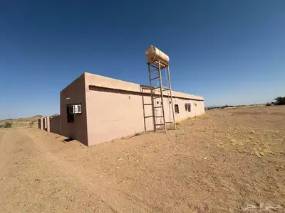 للبيع ارض زراعية مبني عليه استراحه بارينبة جنوب حائل 4