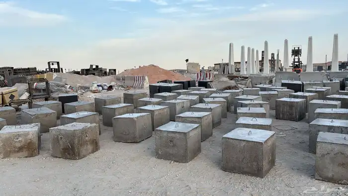 قواعد انارة   حواجز خرسانية 0
