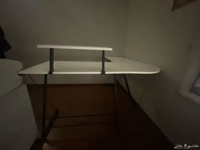 طاولة قيمنق على حرف L حلوة 2