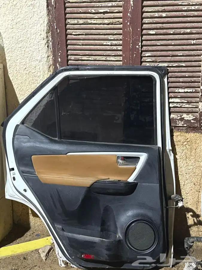 باب سواق و خلفي فورتشنر  2016 2