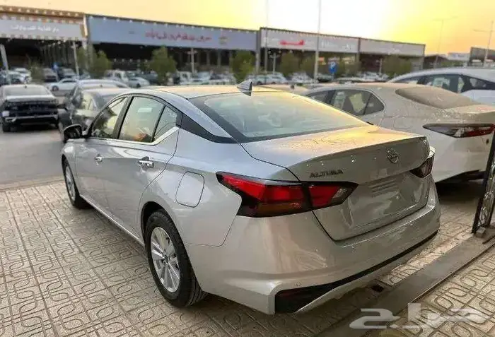 نيسان التيما 2.5 ستاندر 2025 جميع الالوان 17