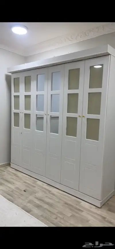دولاب غرفه نوم تم فكه وموجود جاهز يوجد قزاز مكسور فقط 0