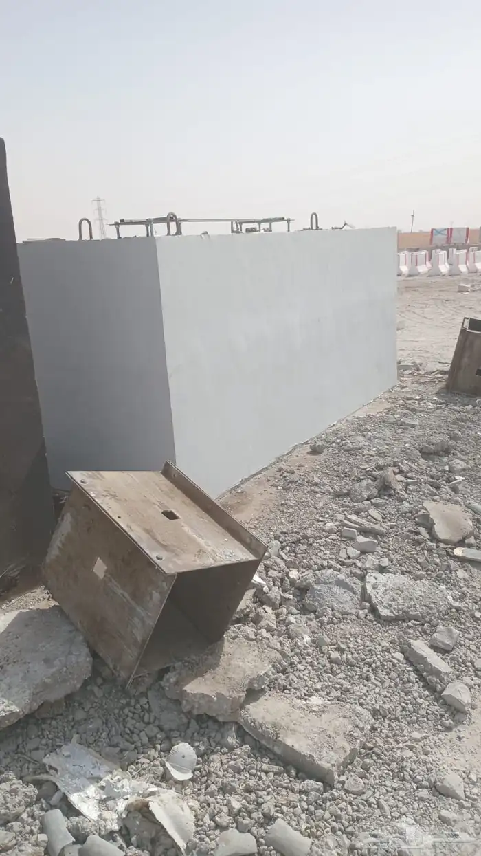 قواعد انارة   حواجز خرسانية 10