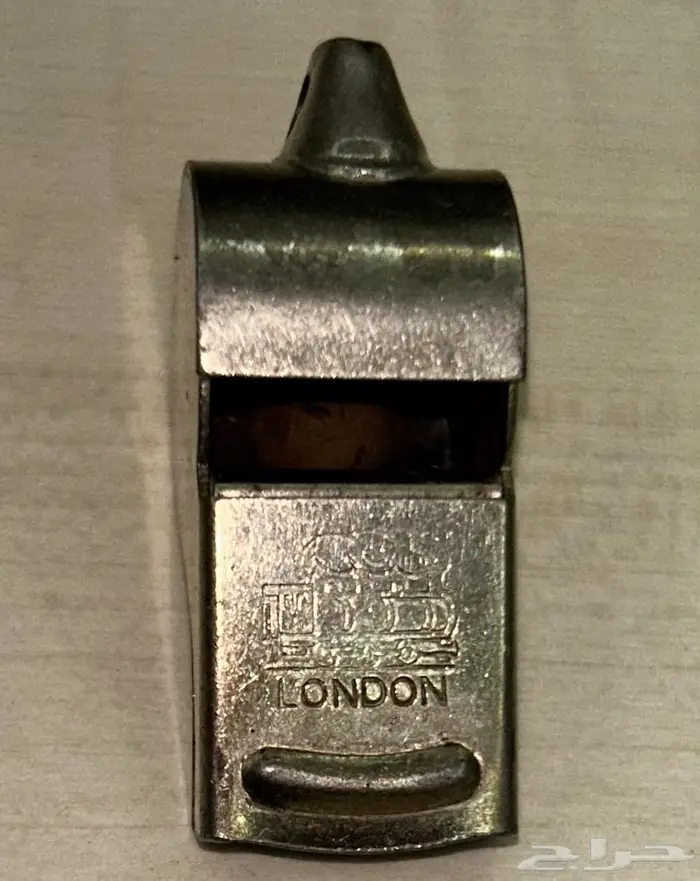 صافرة-صفارة من لندن عمرها تقريبا 60 عام 3