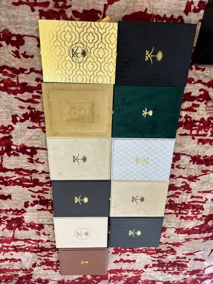 هدايا بشوت وسيوف واطياب 2