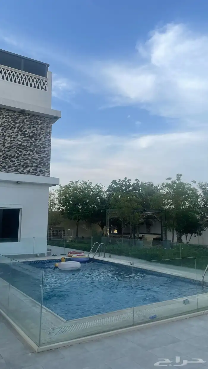 فيلا فاخره للبيع 1
