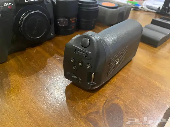كاميرا باناسونيك LUMIX GH5S with other accessories 4
