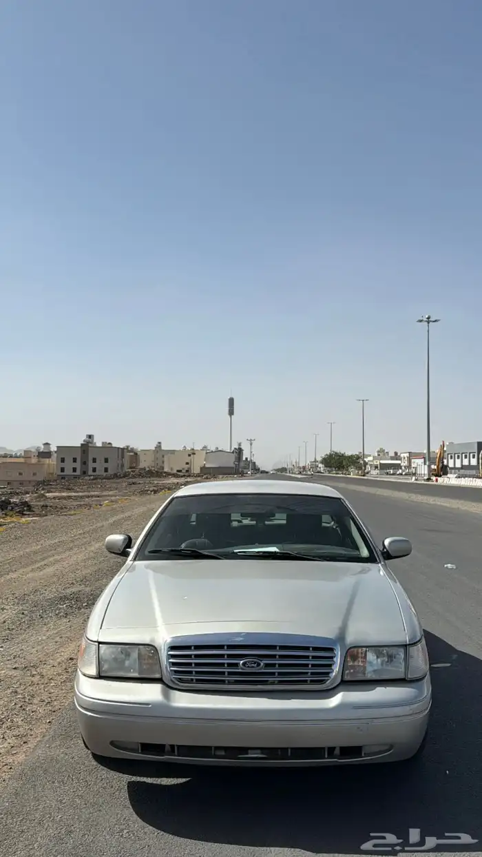 فورد كراون فكتوريا 2011 1