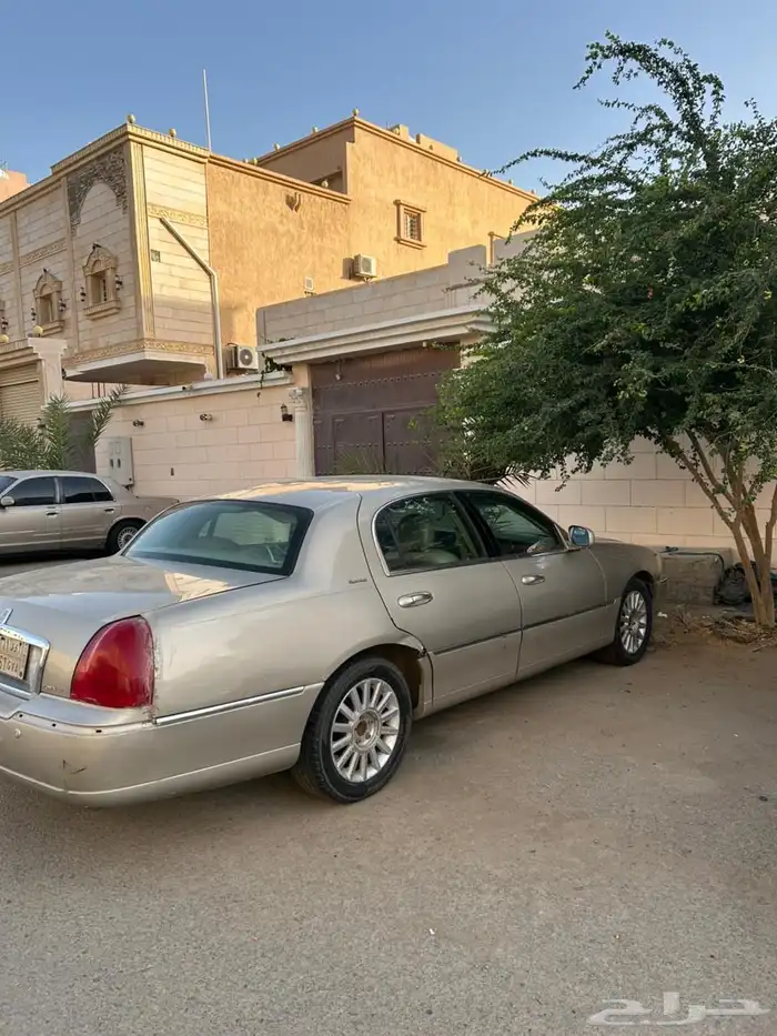 لينكون تاون كار 2004 1
